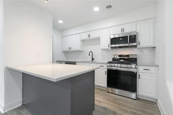 $2,395 | 713 Calvert Avenue, Metairie, LA 70001