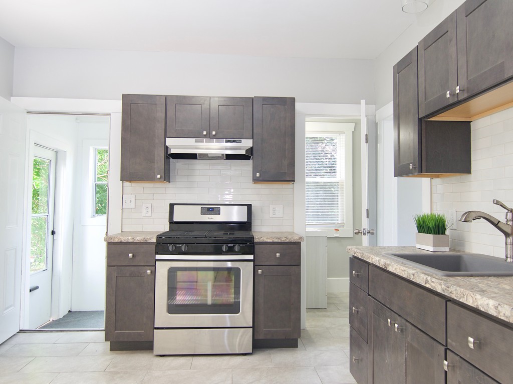 163 Johnson Street Springfield, MA 01108 - Photo 1 of 30