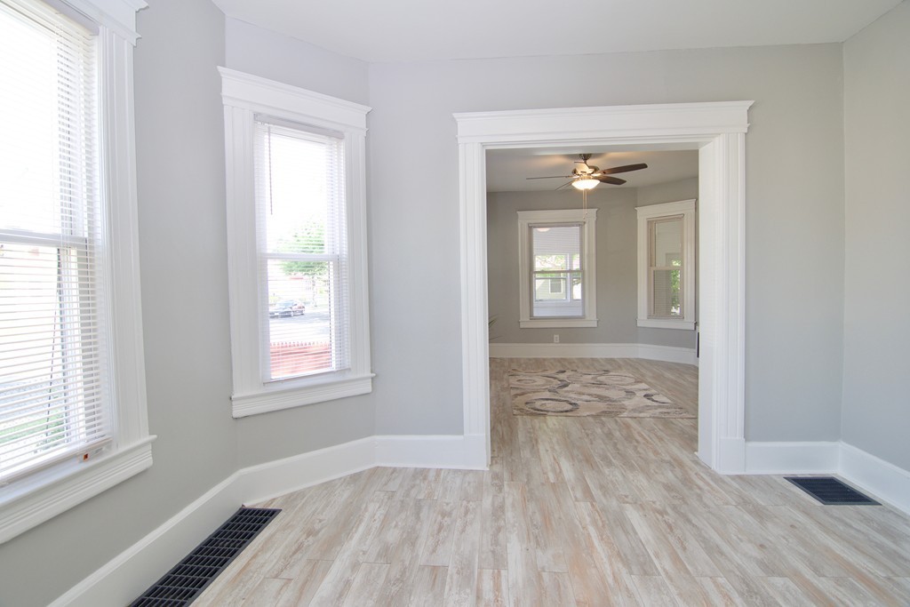 163 Johnson Street Springfield, MA 01108 - Photo 10 of 30
