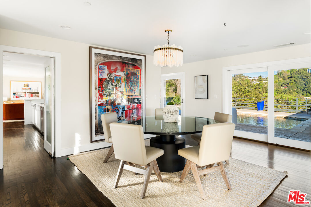 2547 Hutton Drive Beverly Hills, CA 90210 - Photo 11 of 42