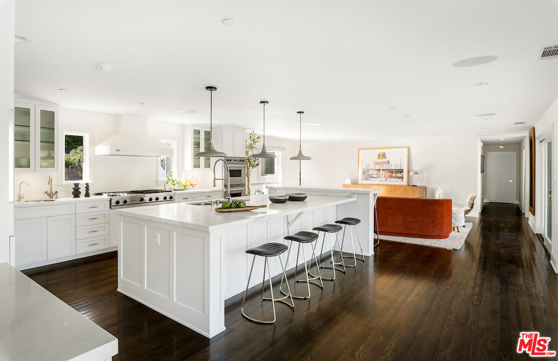 2547 Hutton Drive Beverly Hills, CA 90210 - Photo 13 of 42