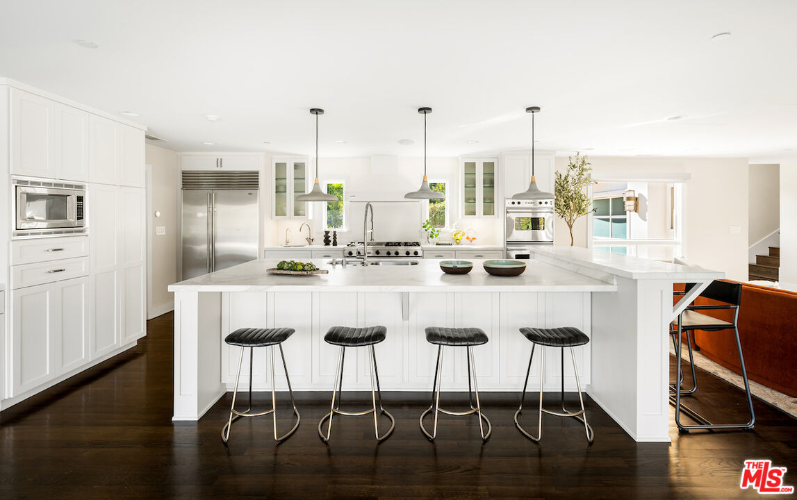 2547 Hutton Drive Beverly Hills, CA 90210 - Photo 14 of 42