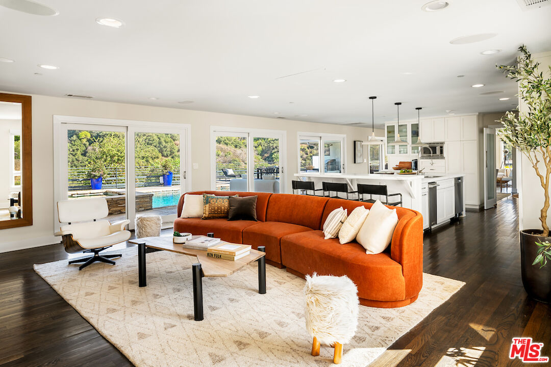 2547 Hutton Drive Beverly Hills, CA 90210 - Photo 20 of 42