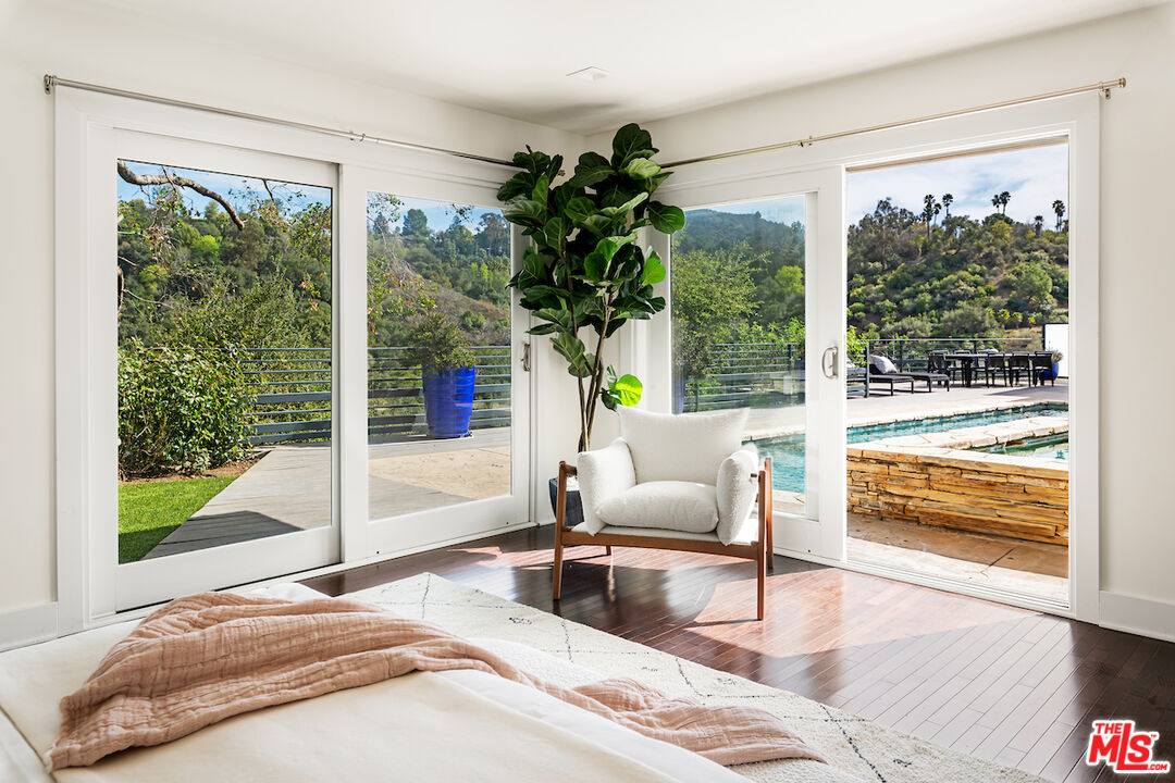 2547 Hutton Drive Beverly Hills, CA 90210 - Photo 30 of 42