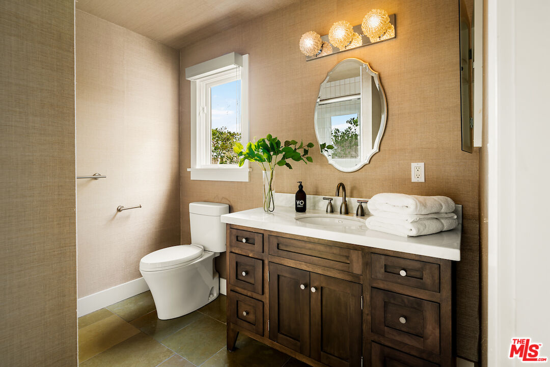 2547 Hutton Drive Beverly Hills, CA 90210 - Photo 34 of 42