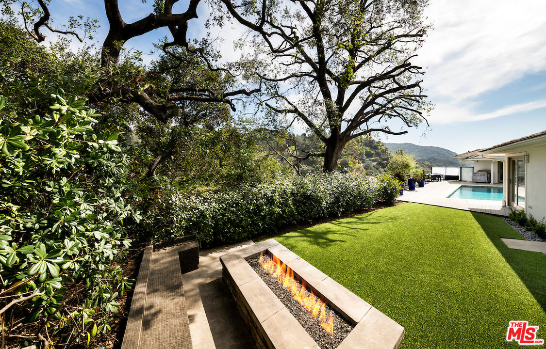 2547 Hutton Drive Beverly Hills, CA 90210 - Photo 40 of 42