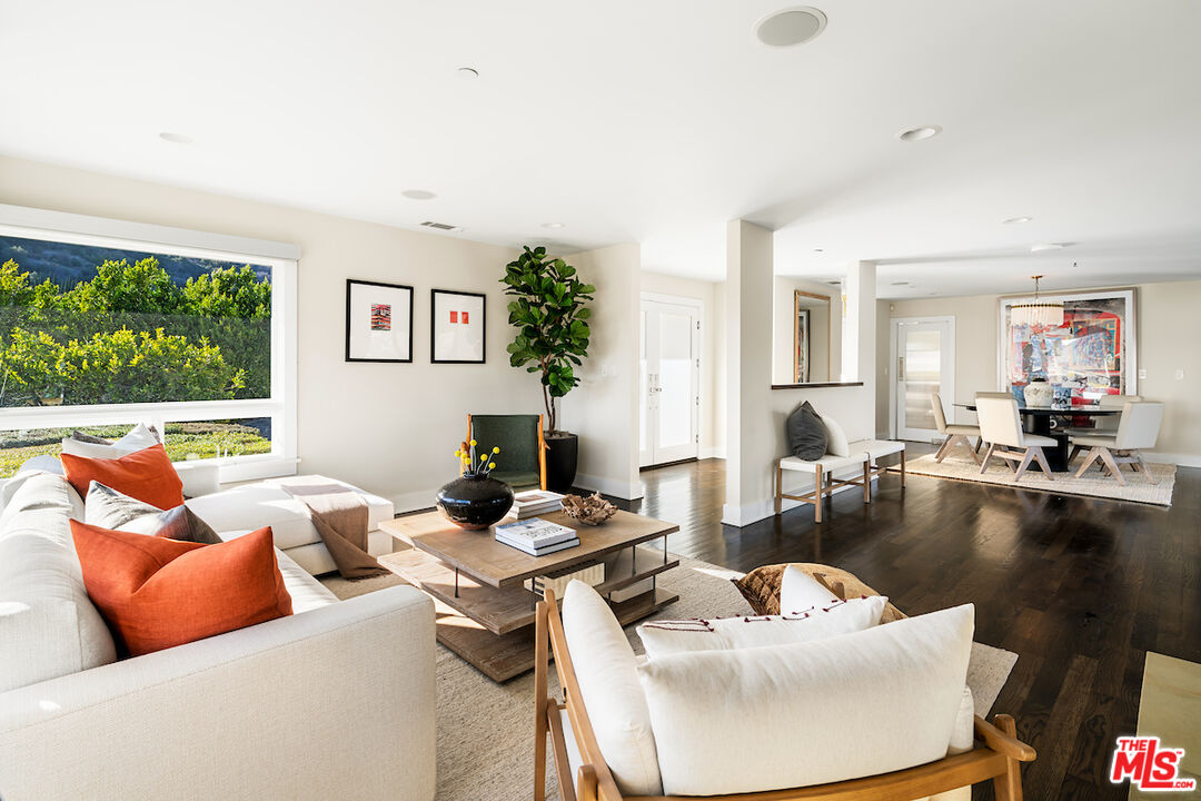 2547 Hutton Drive Beverly Hills, CA 90210 - Photo 9 of 42