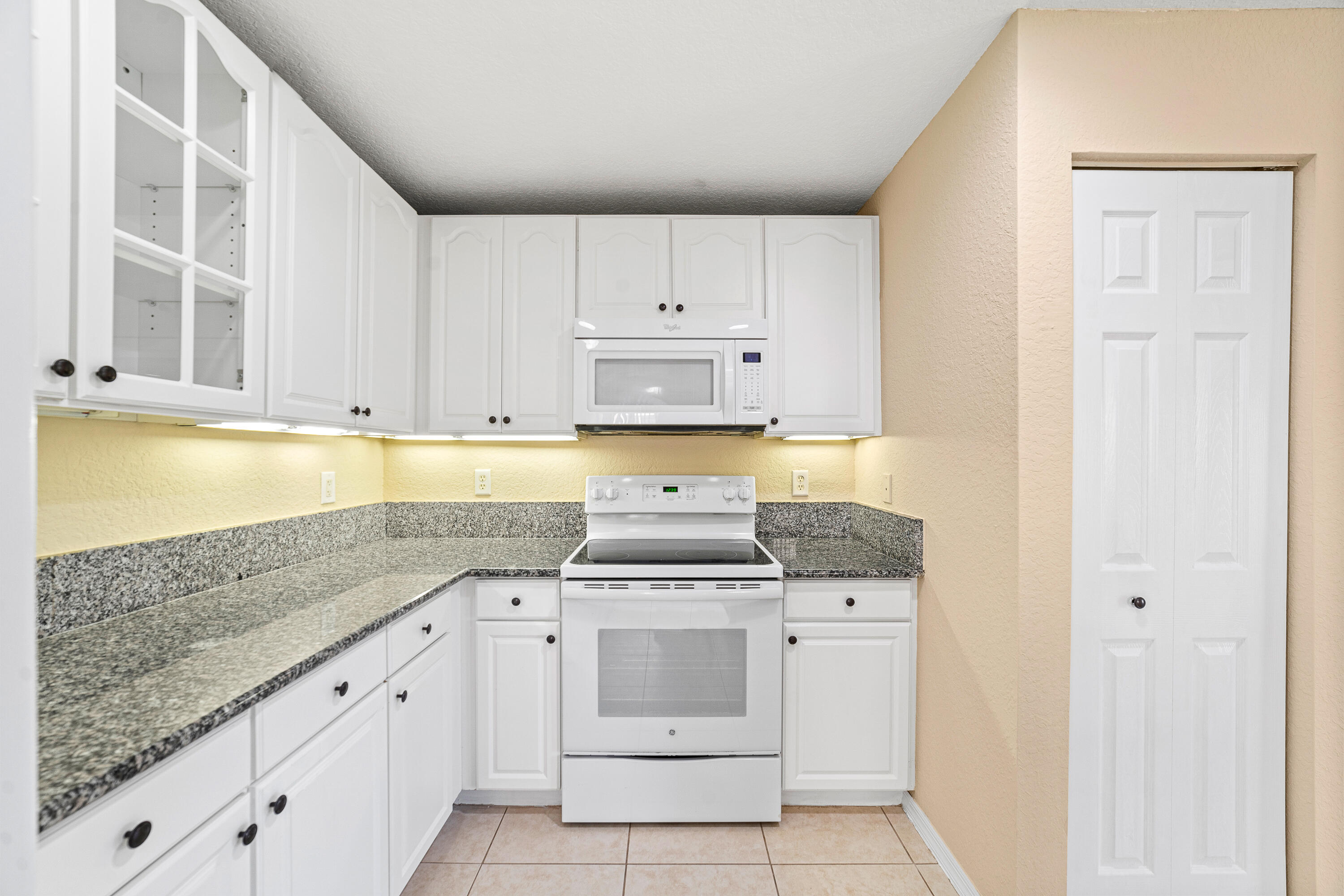 5935 Abbey Road, Unit 5935 Tamarac, FL 33321 - Photo 8 of 36 _DSC1107