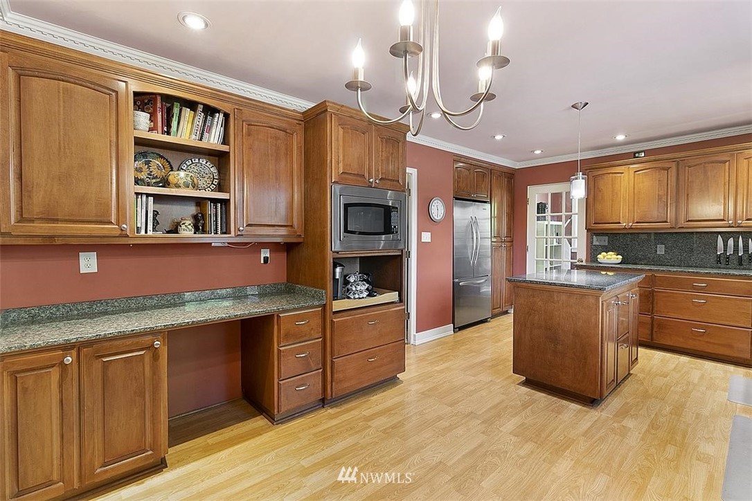16471 Sylvester Road Southwest Burien, WA 98166 - Photo 11 of 40