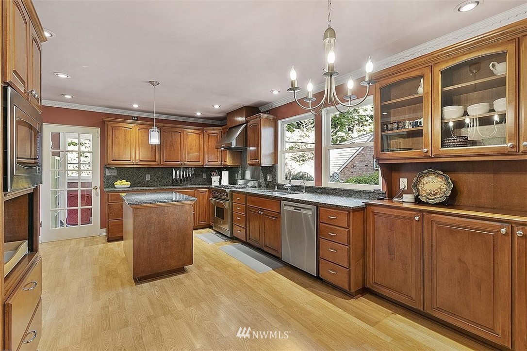 16471 Sylvester Road Southwest Burien, WA 98166 - Photo 14 of 40