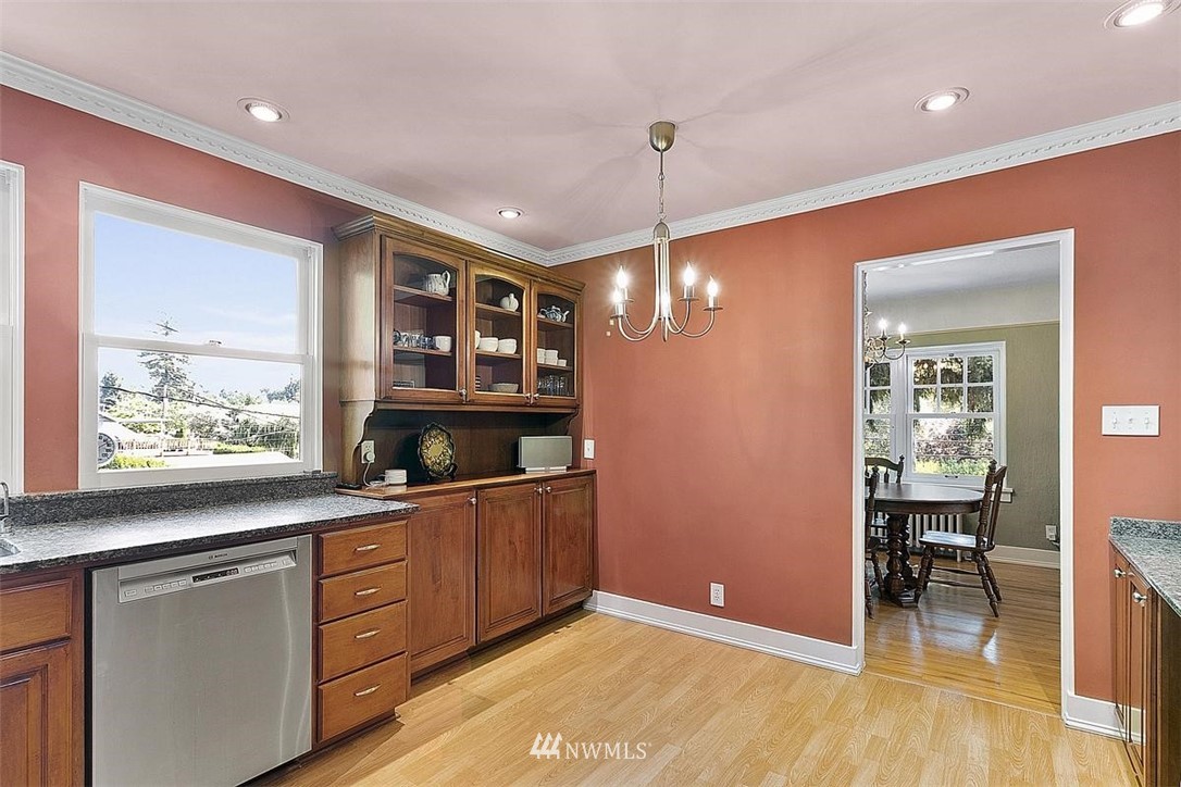 16471 Sylvester Road Southwest Burien, WA 98166 - Photo 15 of 40