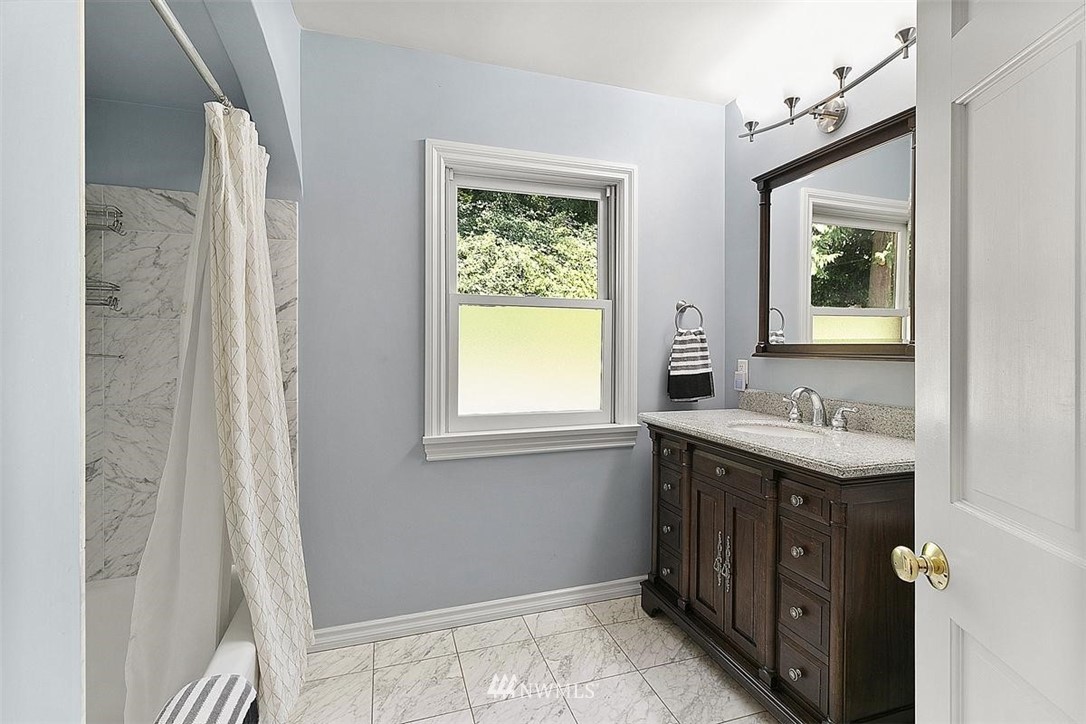 16471 Sylvester Road Southwest Burien, WA 98166 - Photo 17 of 40