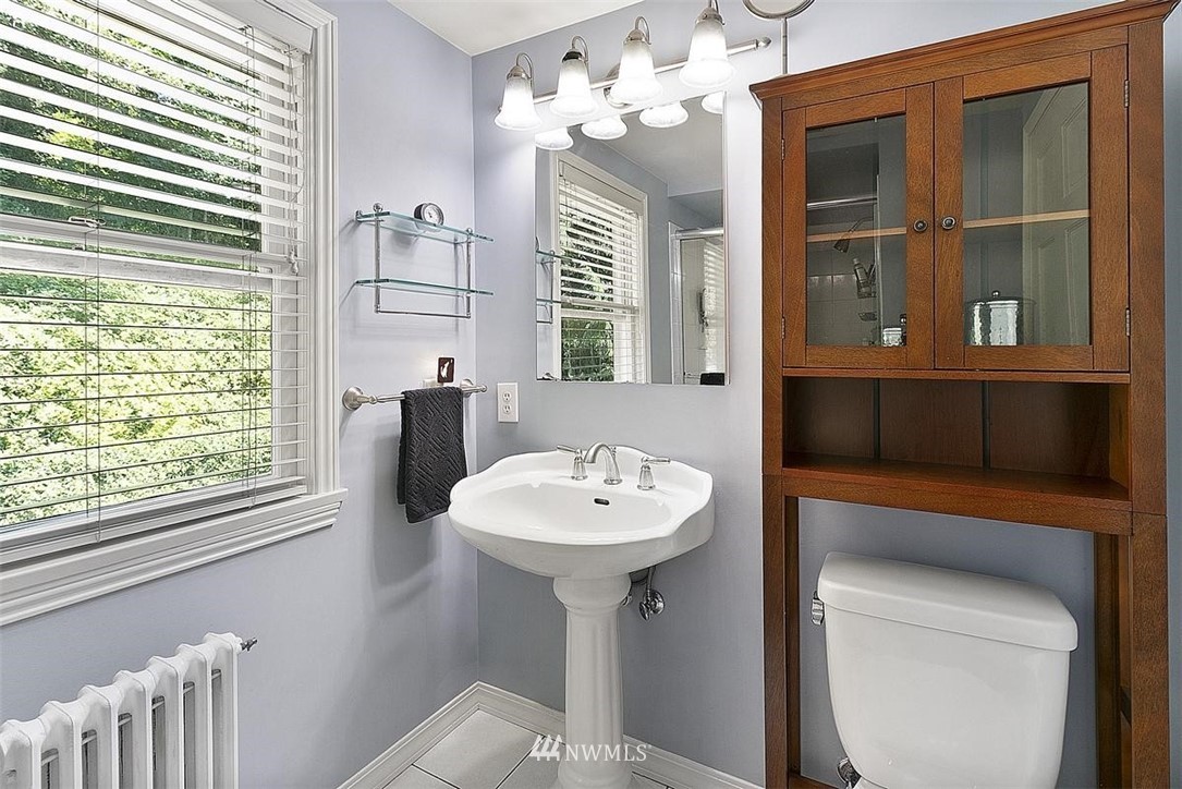 16471 Sylvester Road Southwest Burien, WA 98166 - Photo 23 of 40