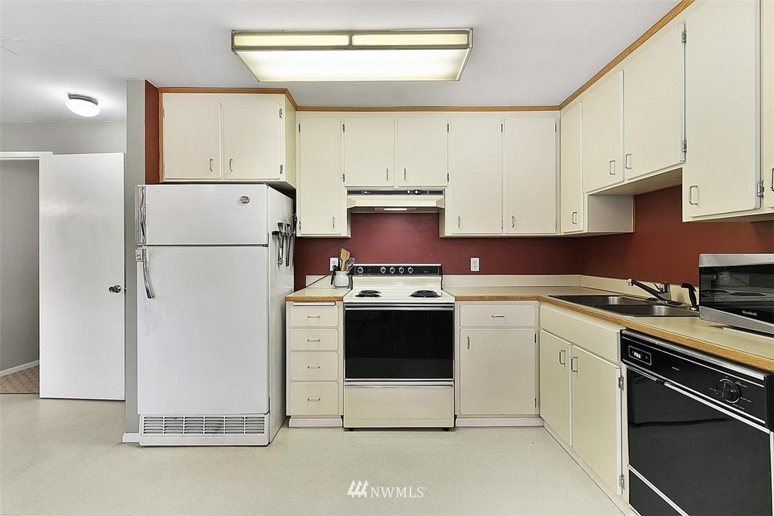 16471 Sylvester Road Southwest Burien, WA 98166 - Photo 34 of 40