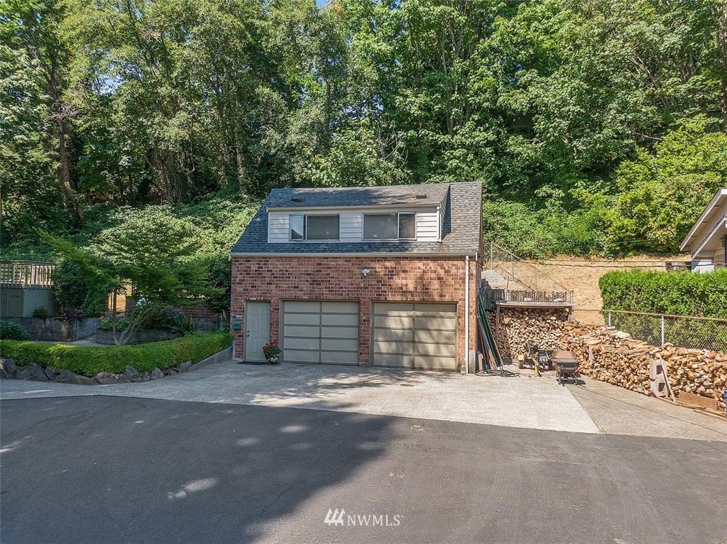 16471 Sylvester Road Southwest Burien, WA 98166 - Photo 5 of 40