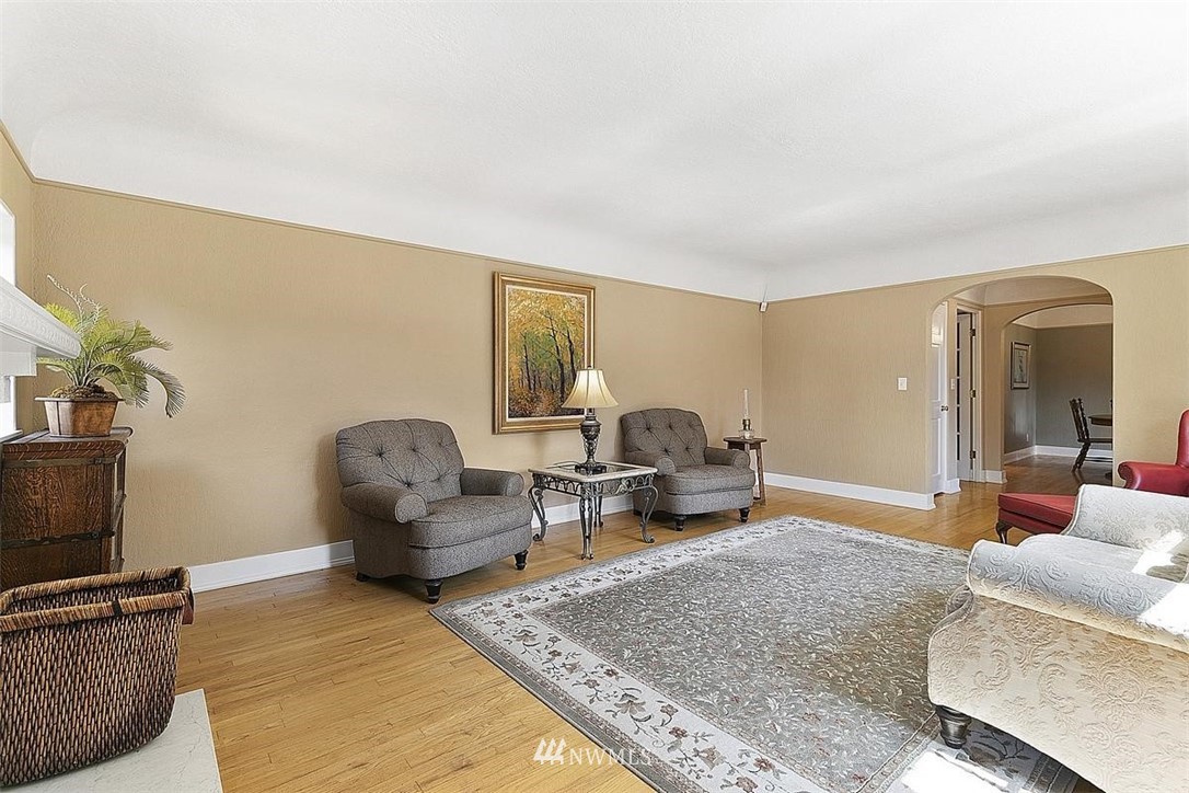 16471 Sylvester Road Southwest Burien, WA 98166 - Photo 9 of 40
