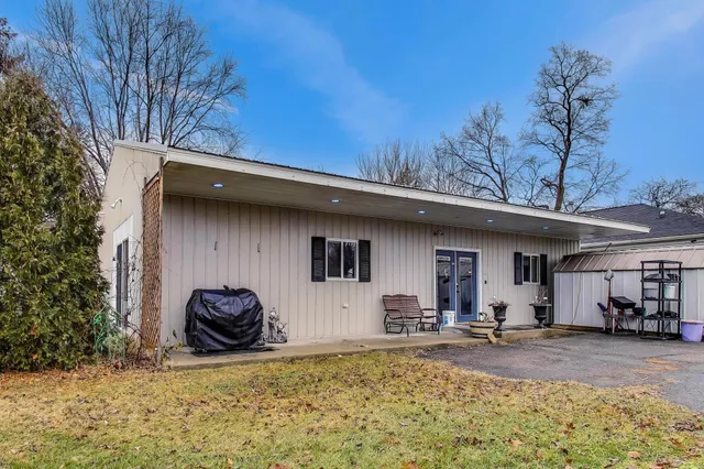 $485,000 | 22451 Highway 12, Edwardsburg, MI 49112