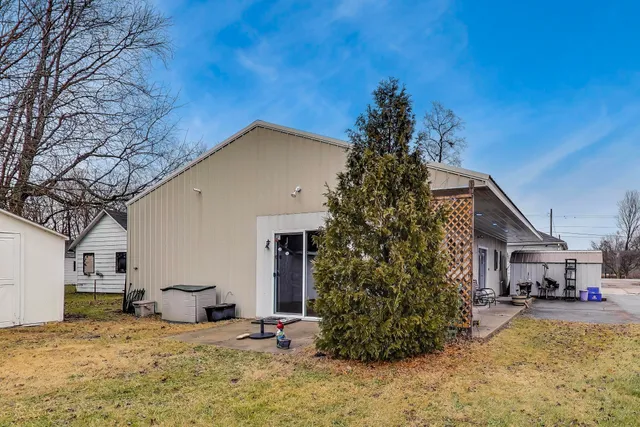 $485,000 | 22451 Highway 12, Edwardsburg, MI 49112