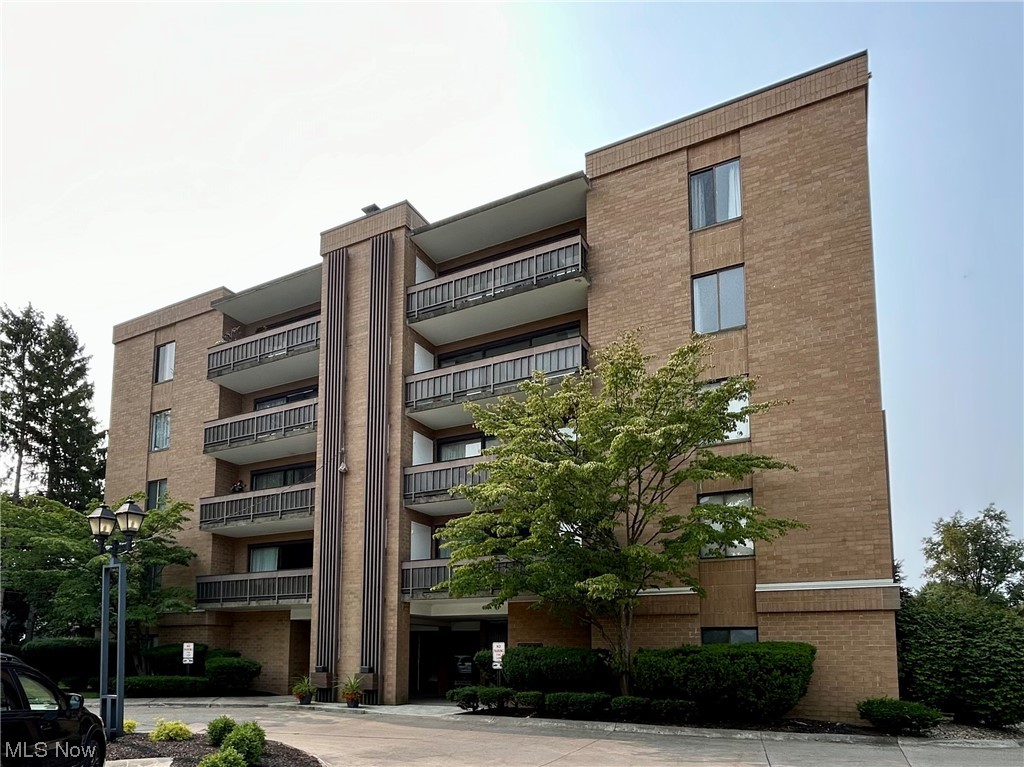 22555 Center Ridge Road, Unit 306 Rocky River, OH 44116 - Photo 1 of 25 Front