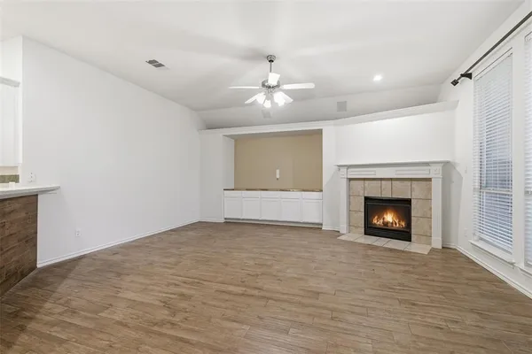 $2,800 | 6404 Parkside Drive, Arlington, TX 76001