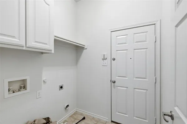 $2,800 | 6404 Parkside Drive, Arlington, TX 76001