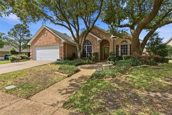$2,800 | 6404 Parkside Drive, Arlington, TX 76001