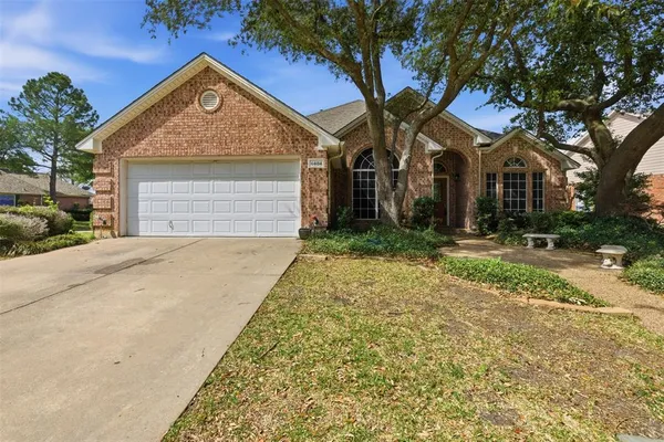 $2,800 | 6404 Parkside Drive, Arlington, TX 76001