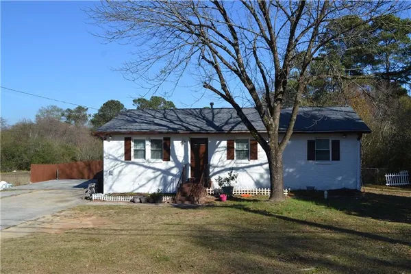 $1,200 | 555 Lee Byrd Road, Loganville, GA 30052
