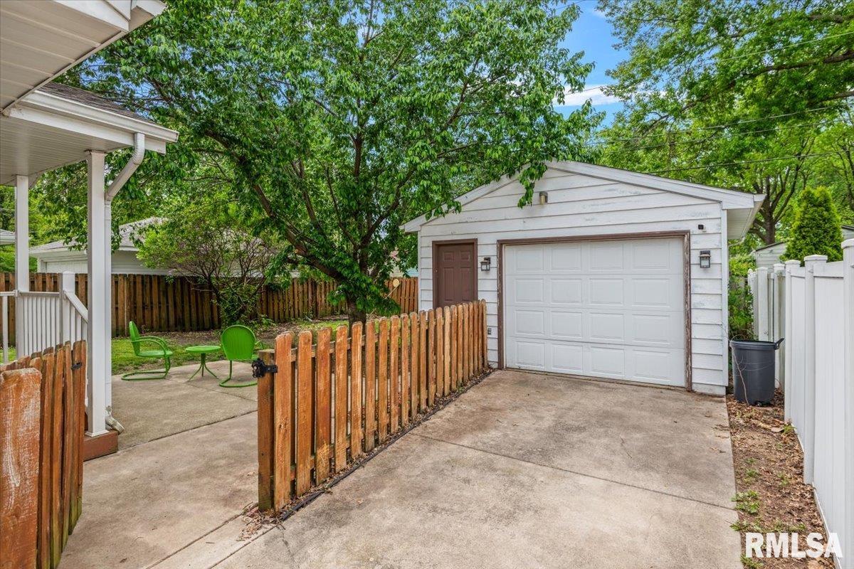 1613 North Schrader Avenue Springfield, IL 62702 - Photo 28 of 32