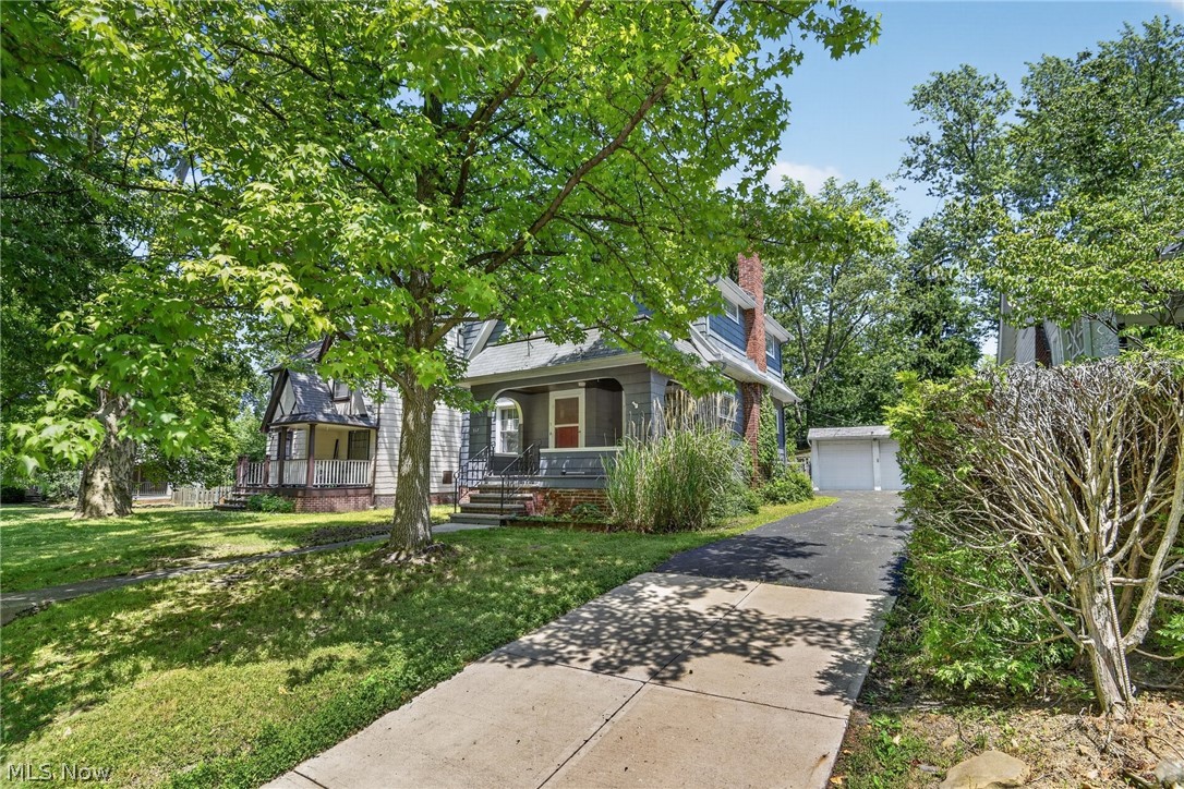 927 Englewood Road Cleveland Heights, OH 44121 - Photo 3 of 37