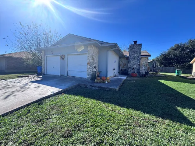 $339,990 | 2709 Sunny Lane, Taylor, TX 76574