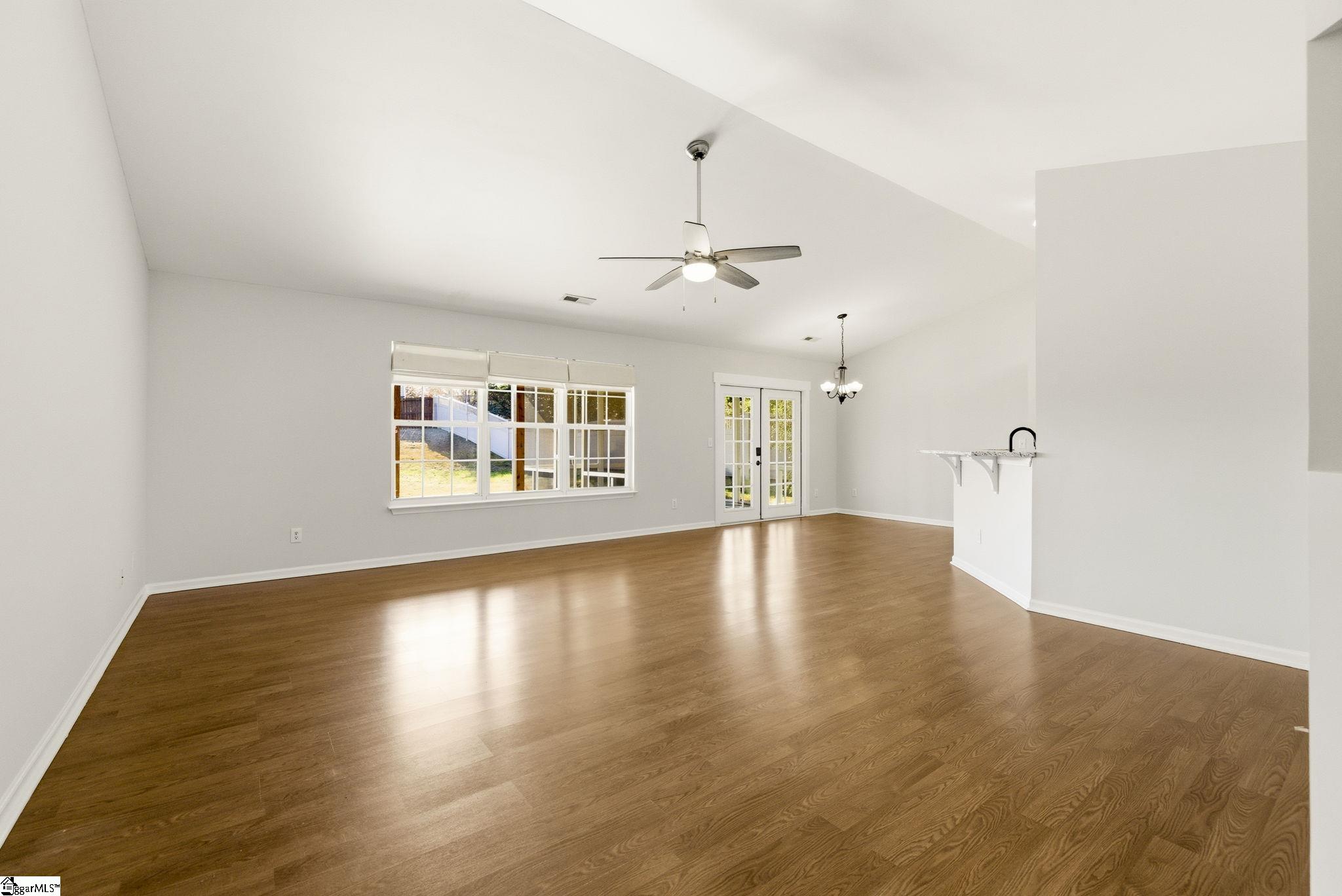 913 Breezewood Court Greer, SC 29651 - Photo 5 of 28