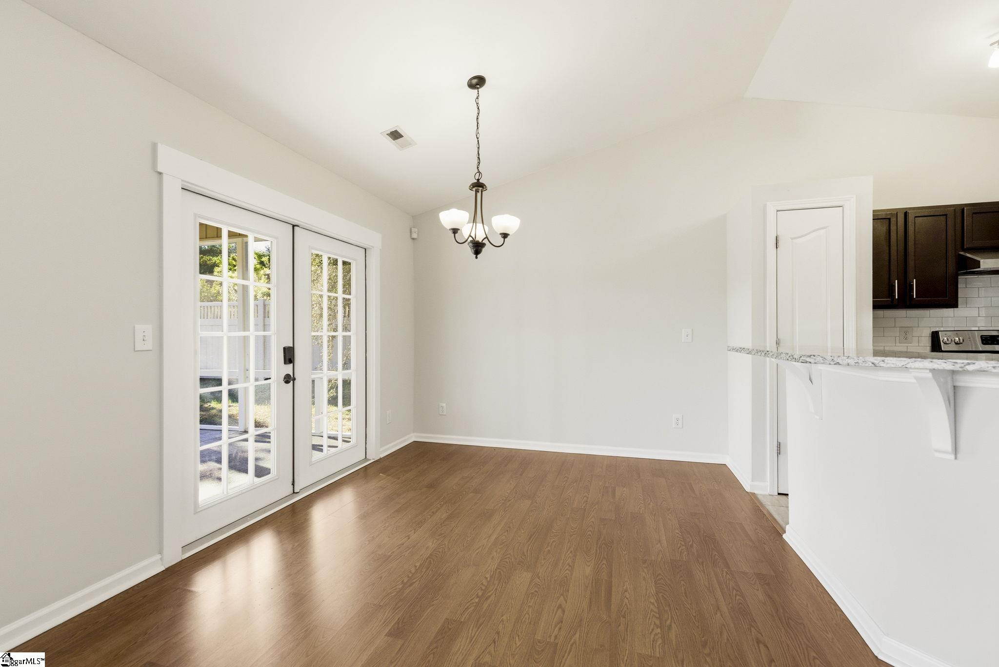 913 Breezewood Court Greer, SC 29651 - Photo 7 of 28