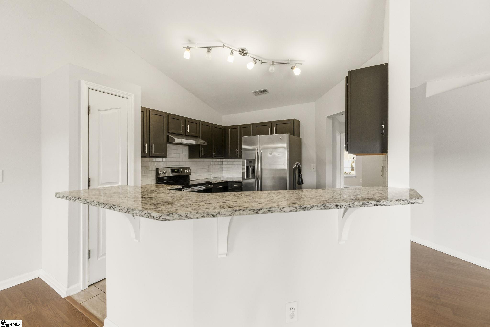 913 Breezewood Court Greer, SC 29651 - Photo 8 of 28