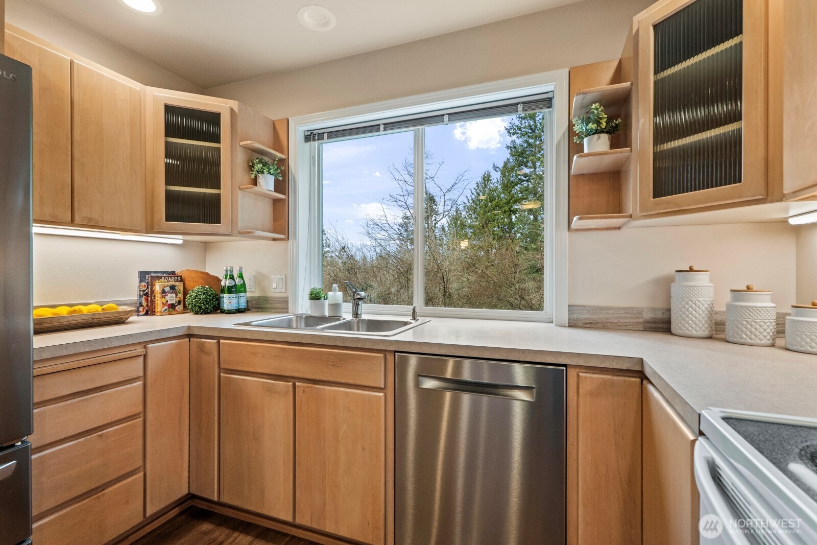 945 Rowe Road Camano Island, WA 98282 - Photo 11 of 40 Gallery Image 11