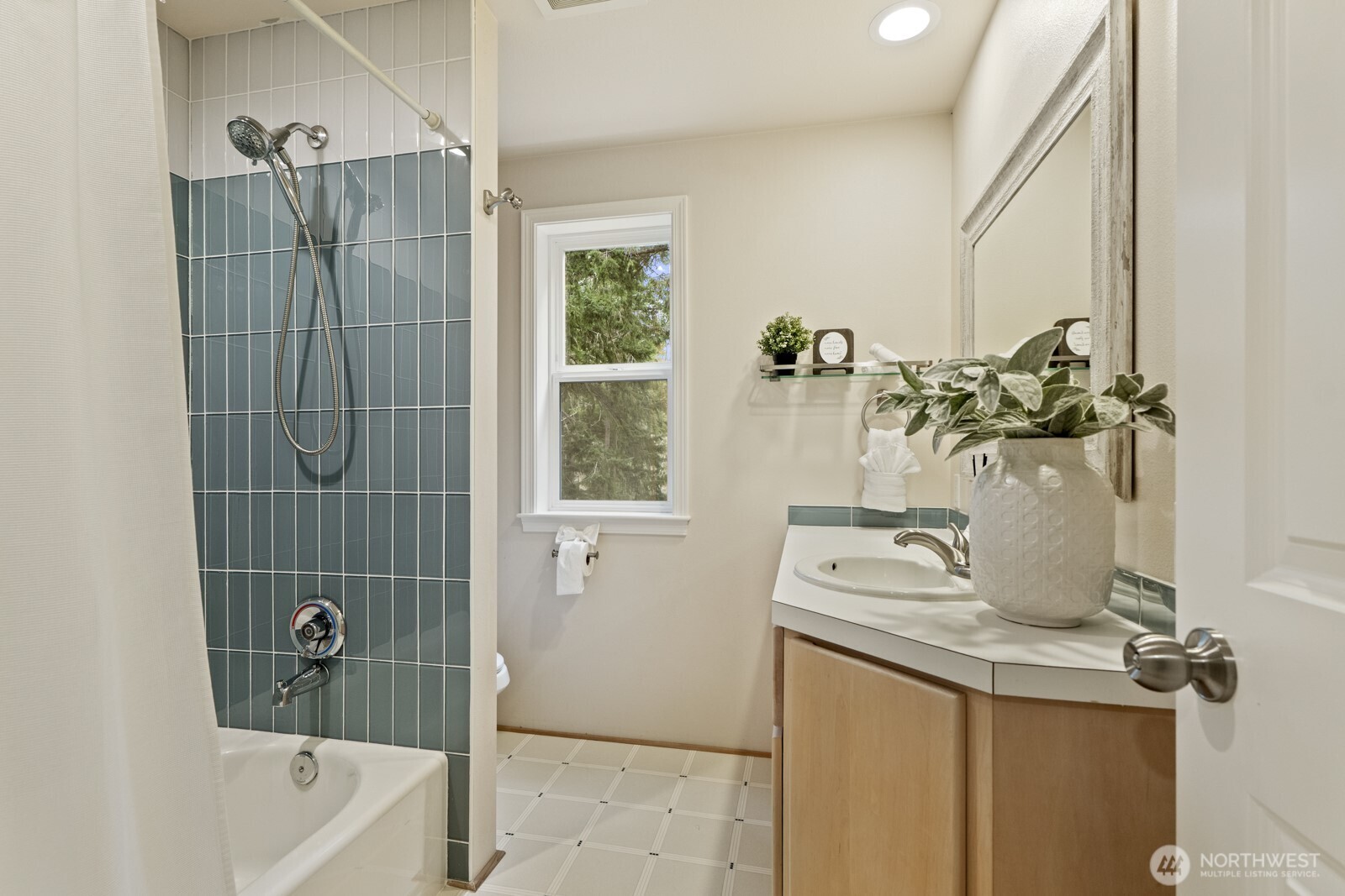 945 Rowe Road Camano Island, WA 98282 - Photo 17 of 40 Gallery Image 17