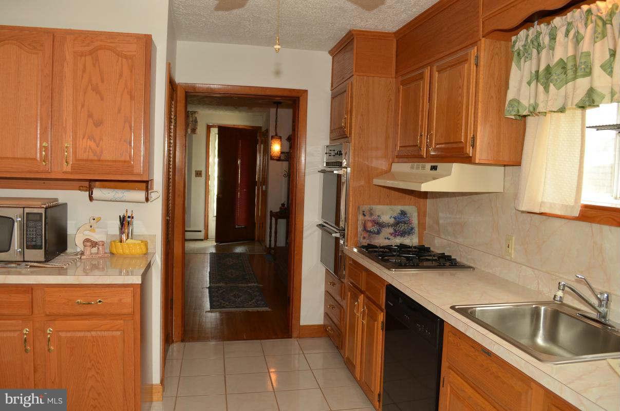 225 Chelsea Road Pasadena, MD 21122 - Photo 3 of 15 Kitchen