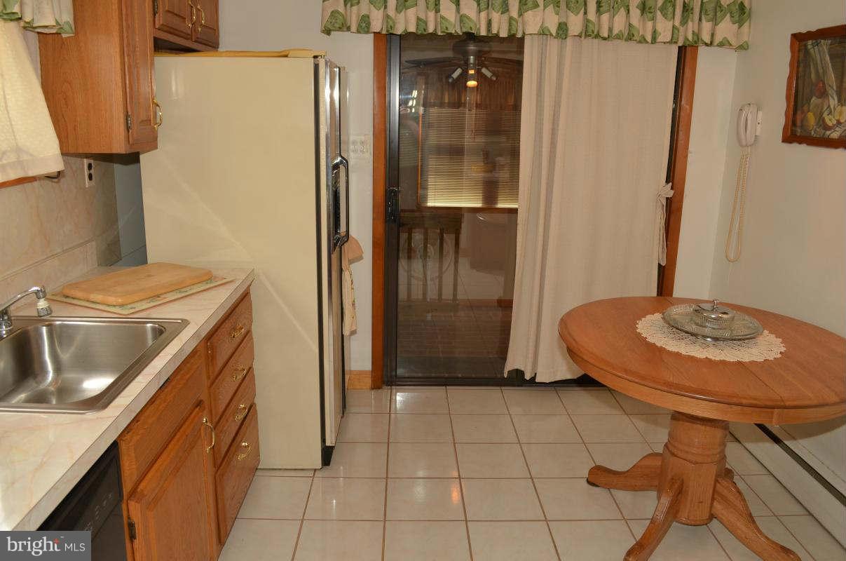 225 Chelsea Road Pasadena, MD 21122 - Photo 4 of 15 Kitchen