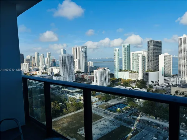 $2,700 | 1600 Northeast 1st Avenue, Unit 3304, Miami, FL 33132
