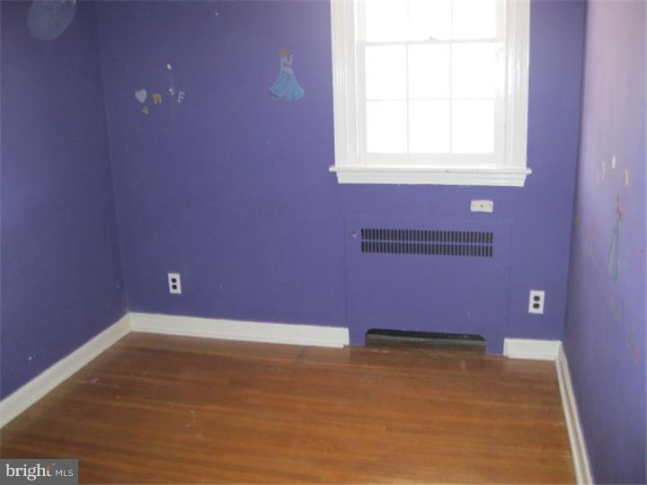 337 Hampden Road Upper Darby, PA 19082 - Photo 4 of 8 Bedroom