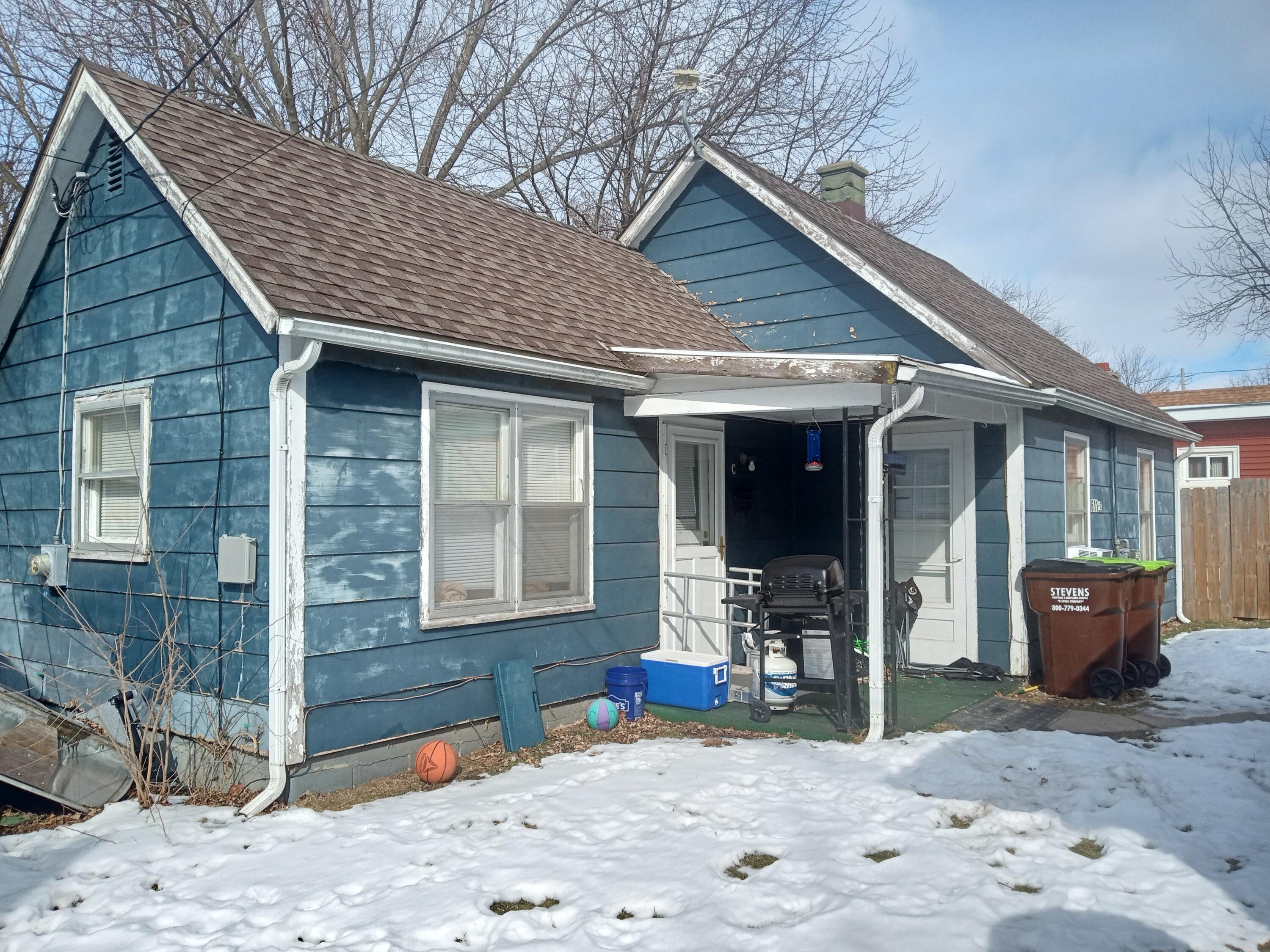 611 Croswell Street Adrian, MI 49221 - Photo 1 of 8 Outside of Unit C