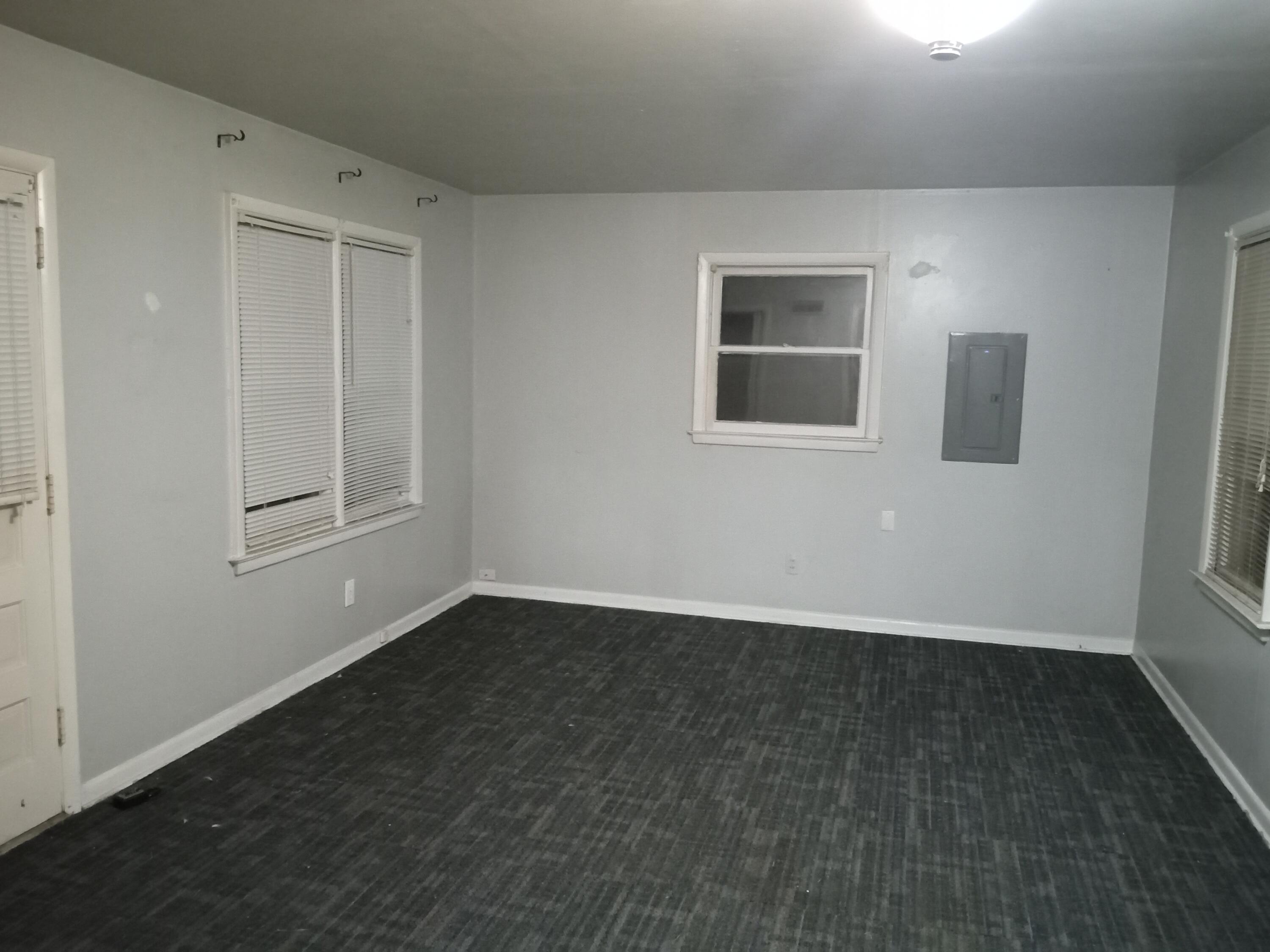 611 Croswell Street Adrian, MI 49221 - Photo 4 of 8 Fam Rm