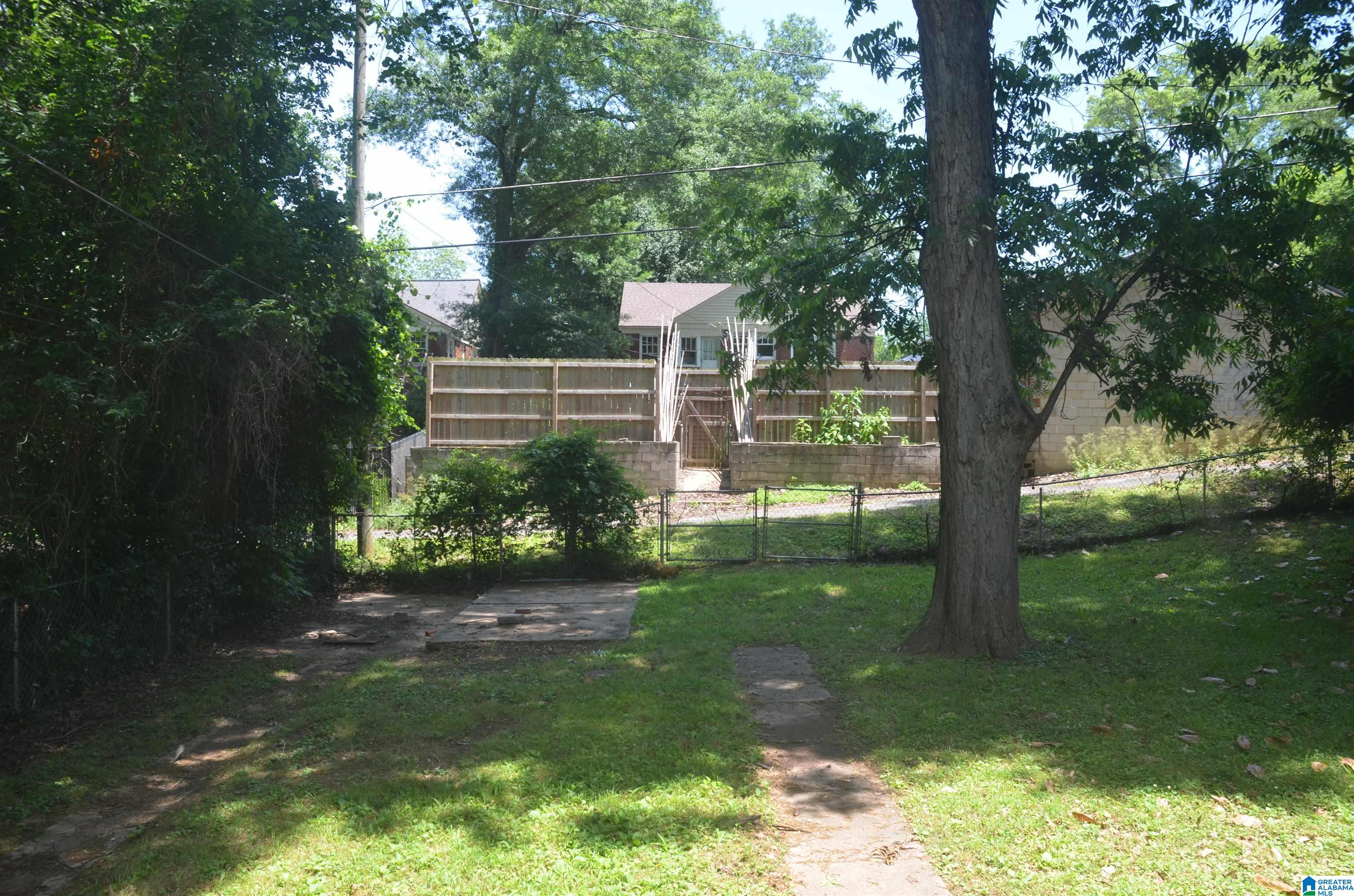 611 Goodwin Avenue Anniston, AL 36207 - Photo 13 of 21