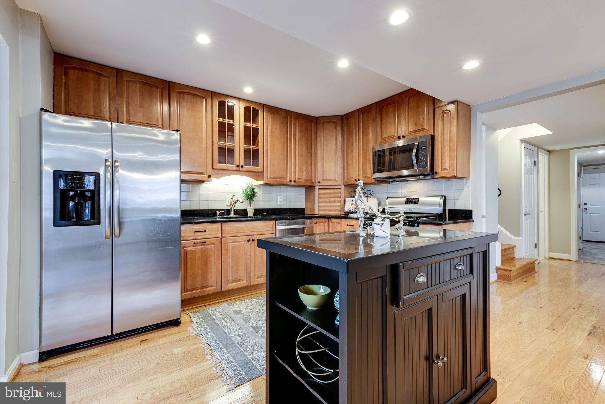 7003 Vancouver Road Springfield, VA 22152 - Photo 3 of 38 Stainless Appliances