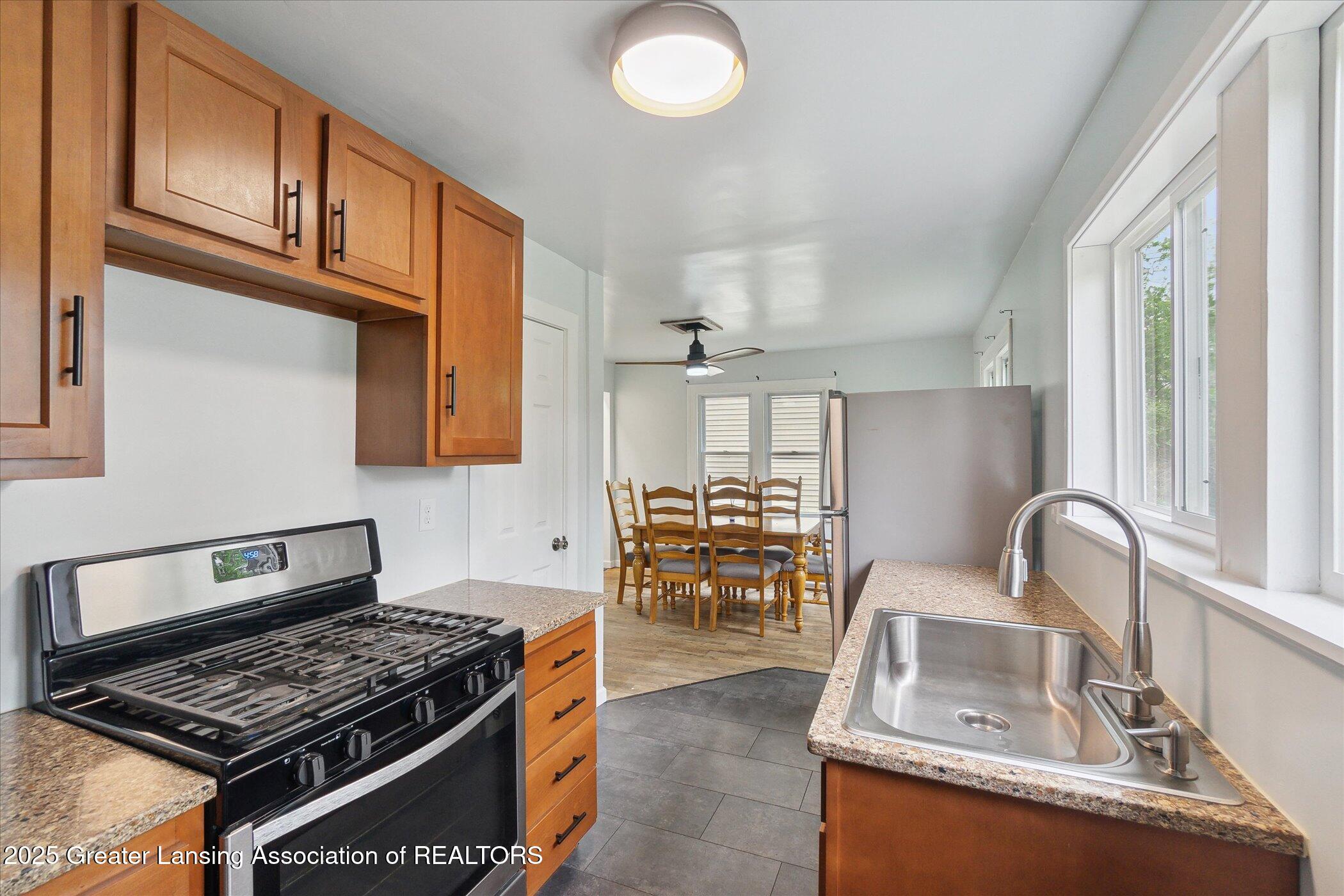 5104 Old Lansing Road Lansing, MI 48917 - Photo 14 of 31 13-5104-Old-Lansing-Rd-Lansing-MI-48917-