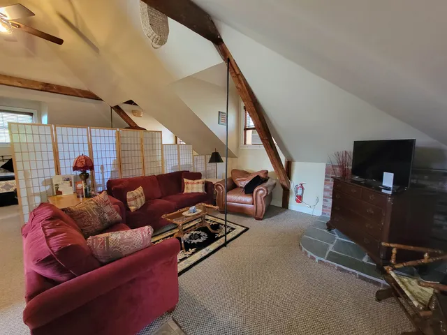 $1,995 | 75 Summer Street, Unit 2, Bristol, NH 03222