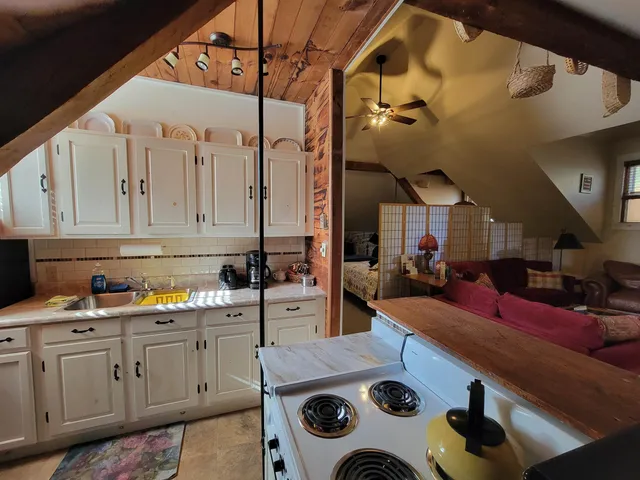 $1,995 | 75 Summer Street, Unit 2, Bristol, NH 03222