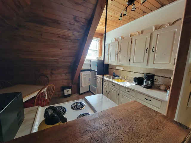 $1,995 | 75 Summer Street, Unit 2, Bristol, NH 03222