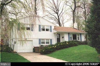 7411 Farnum Street Springfield, VA 22151 - Photo 1 of 8 Exterior (Front)
