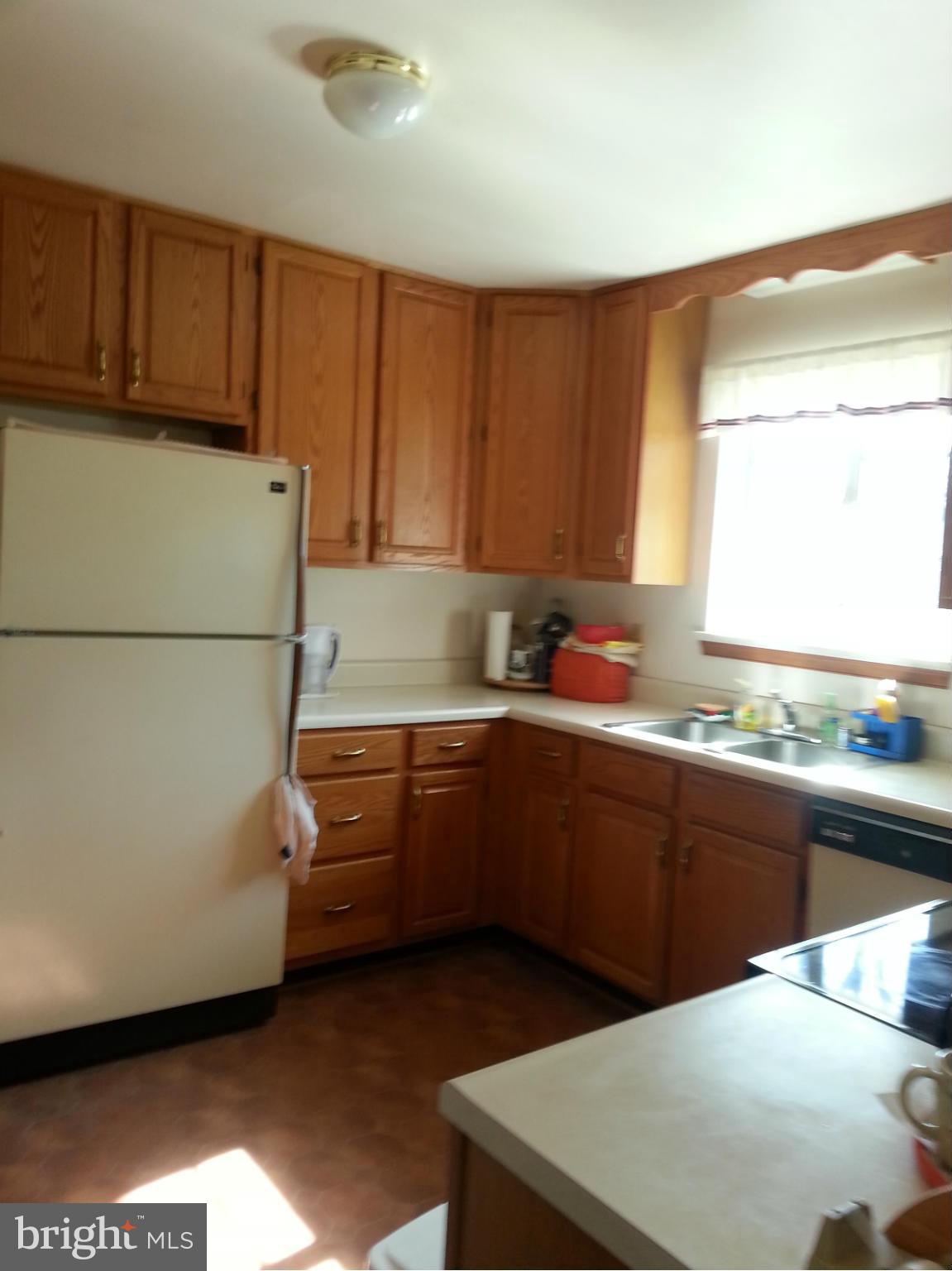 7411 Farnum Street Springfield, VA 22151 - Photo 6 of 8 Kitchen
